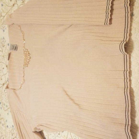 Sweater - Picture 4 of 6